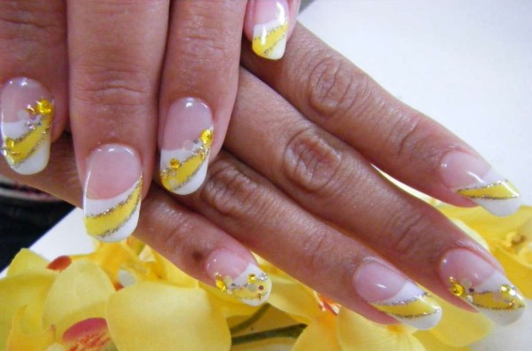 French manicure with gel polish. Photo with pattern 2020, fashion trends. How to make on short and long nails