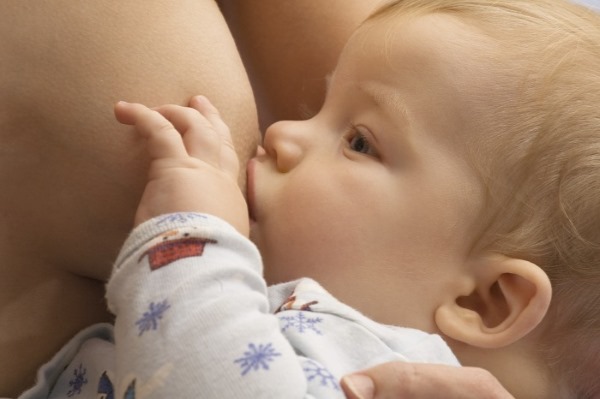 Forma tubulare di ghiandole mammarie, seno. Foto, correzione senza chirurgia per donne, uomini