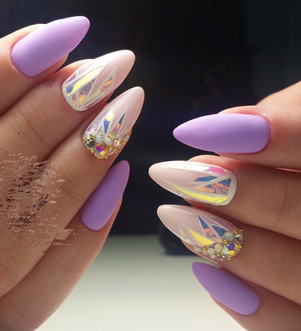 Broken glass on the nails. Photos, features, how to do it. Actual news 2020