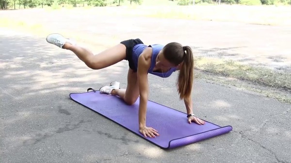 How to pump up legs and buttocks at home. Effective exercise