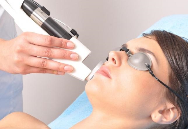 Laser nanoperforation of the face, stretch marks, scars, post-acne. Reviews of doctors, contraindications, consequences