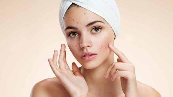 Anti-wrinkle olive oil for the face. For whom it is suitable, benefits and harms, application features. Recipes for masks, compresses, creams, lotions, scrubs