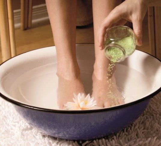 Paraffin foot baths with soda, hydrogen peroxide, sea salt, apple cider vinegar, mustard, chamomile, against nail fungus, relaxing, massage. Recipes