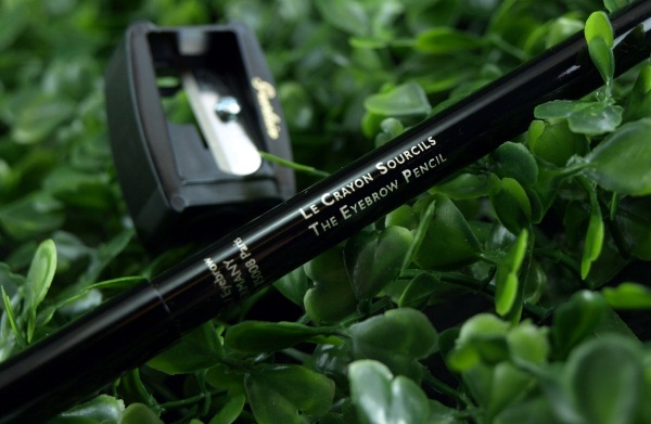 Eyebrow pencil. Beginner's Guide: Waterproof, Powdery, Waxy, Long Lasting