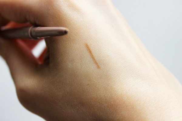 Eyebrow pencil.Beginner's Guide: Waterproof, Powdery, Waxy, Long Lasting