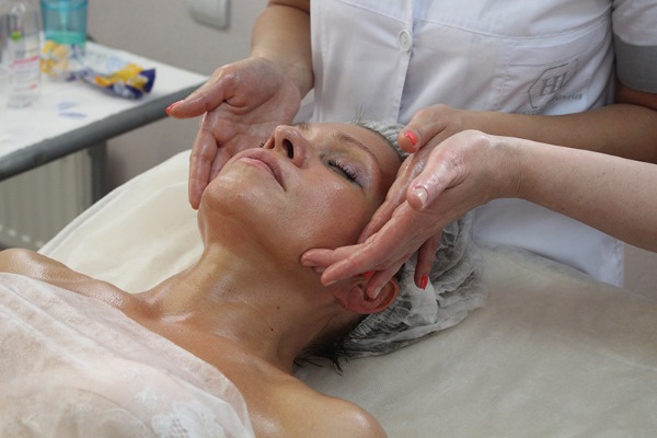 Chiromassage of face, body. What is it, effect, Spanish, chiroplastic, non-contact. How to do, contraindications