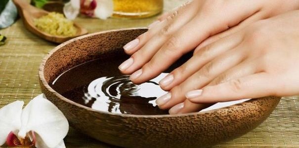 Olio essenziale di patchouli. Proprietà e applicazione per capelli, viso, magico per attirare denaro, come usare in cosmetologia