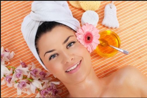 Maschera per capelli al kefir. Ricette per schiaritura, crescita e densità, sverniciatura, rinforzo, trattamento di punte secche, oleose, doppie