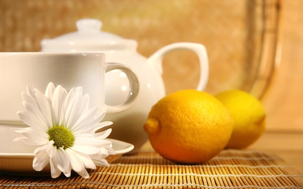 Chamomile for hair. Benefit and application: rinsing, masks, coloring balms. How to brew a pharmacy