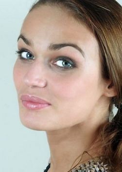 Alena Vodonaeva prima e dopo la plastica. Foto, parametri di forma, altezza, peso, colore dei capelli. Chirurgia di riduzione del naso che ha fatto ai denti