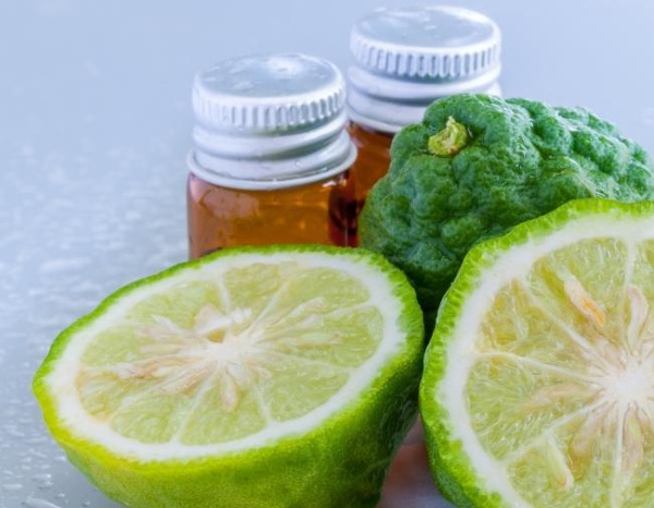 Olio di bergamotto. Proprietà e utilizzo a casa all'interno, per viso, capelli, pelle, scottature solari, bagno, per acne, herpes, lamblia, cellulite, in ginecologia, magia