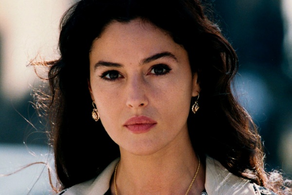 Monica Bellucci. Photo in his youth and now, in a swimsuit, without makeup, photoshop. Did the operation