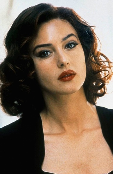 Monica Bellucci. Photo in his youth and now, in a swimsuit, without makeup, photoshop. Did the operation