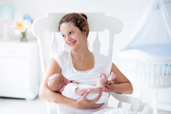 Forma tubulare di ghiandole mammarie, seno. Foto, correzione senza chirurgia per donne, uomini