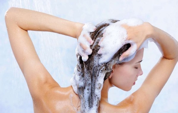 Shampoo Granny Agafia senza solfati e parabeni dopo stiratura alla cheratina, contro la caduta dei capelli