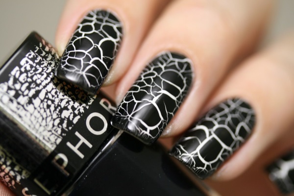 Manicure with black and white varnish for short and long nails. Photos, designs