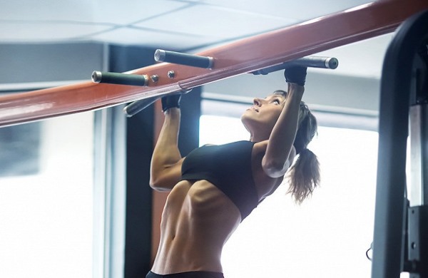 Pull-up exercises for girls to learn to pull up