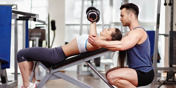 Delta esercizi in palestra per ragazze. Come pompare, complesso