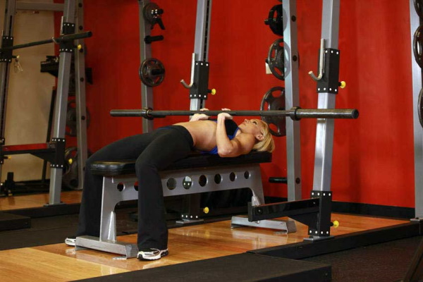 Press with a narrow grip for triceps. Technique of execution, which muscles work while lying, in smith, on a bench