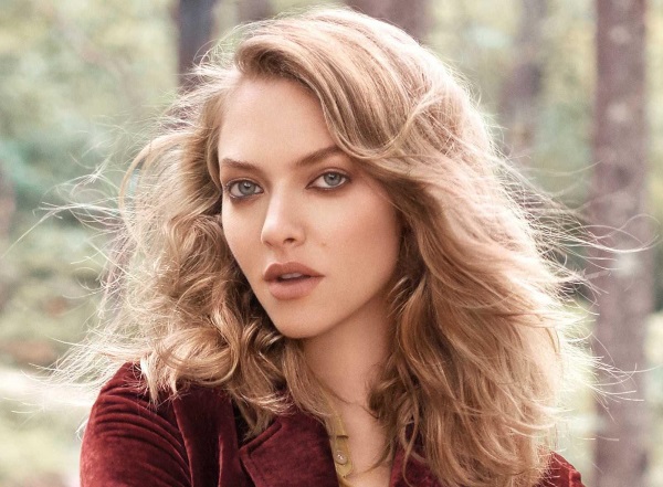 Amanda Seyfried. Foto trapelate, Playboy caldo, parametri della figura, plastica, biografia, vita personale