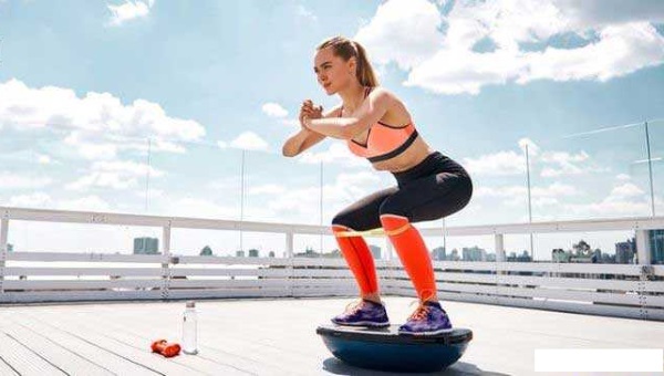 BOSU (BOSU) training. What is it in fitness, benefit