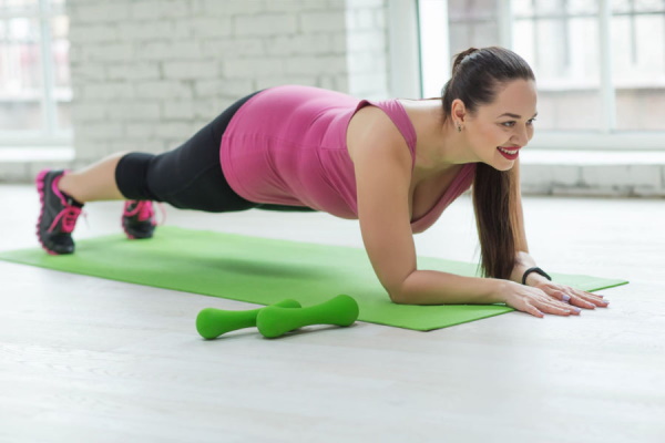 Hormoneller Bauch bei Frauen. So entfernen Sie, wie es aussieht, Gründe, Übungen