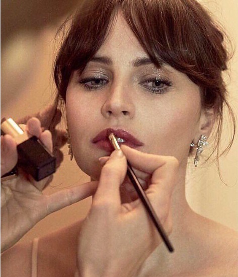 Felicity Jones. Foto hot, rubate in costume da bagno, biancheria intima, vita personale, biografia