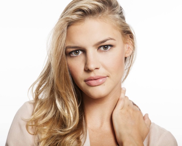 Kelly Rohrbach. Foto hot, rubate, prima e dopo la chirurgia plastica, parametri della figura