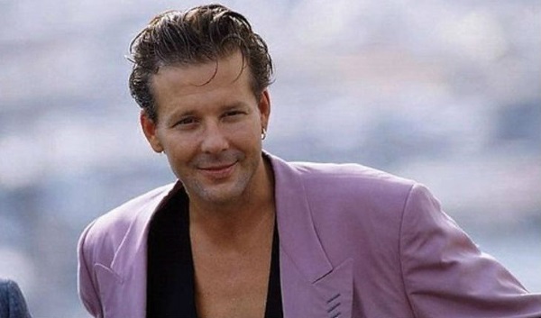 Mickey Rourke. Prima e dopo chirurgia plastica, chirurgia, foto in gioventù, ora, biografia, vita personale