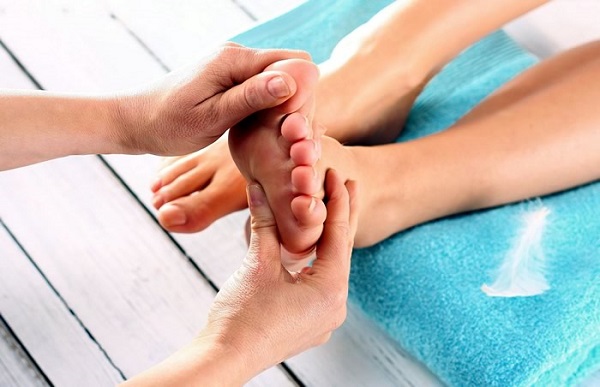 Acupuncture points on the human foot. Layout of the left, right leg