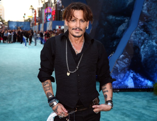 Johnny Depp. Foto nella sua giovinezza, ora, prima e dopo la chirurgia plastica, biografia, vita personale