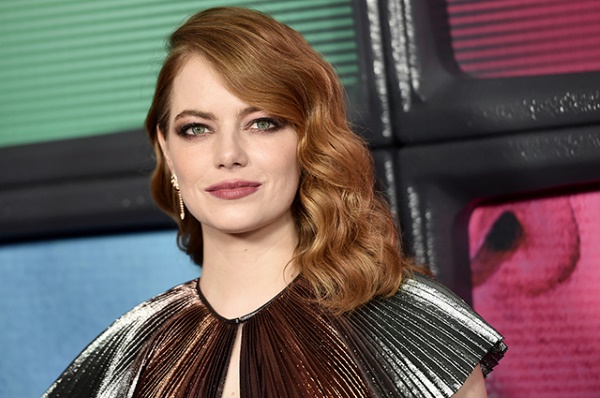 Emma Stone. Foto hot, in lingerie, costume da bagno, prima e dopo interventi di chirurgia plastica, biografia, vita personale