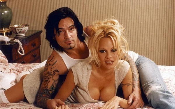 Pamela Anderson. Foto nella sua giovinezza, ora, Playboy, prima e dopo la chirurgia plastica, biografia, vita personale