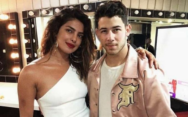 Priyanka Chopra. Foto hot in costume da bagno, prima e dopo la chirurgia plastica, parametri della figura, vita personale