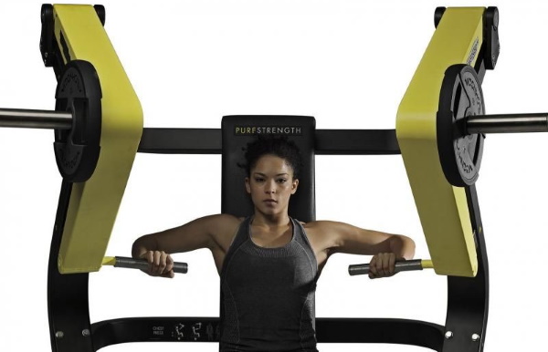 Hammer simulator for pectoral muscles, back, shoulders, legs. What muscles work, exercise