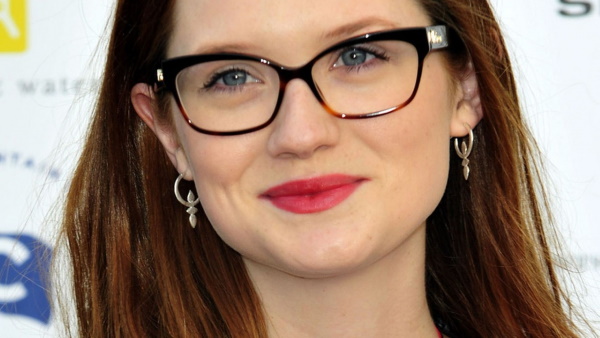 Bonnie Wright. Foto hot in costume da bagno, prima e dopo chirurgia plastica, biografia, vita personale