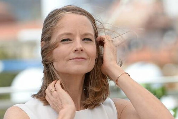 Jodie Foster. Photos in his youth, now, before and after plastic surgery, biography, personal life