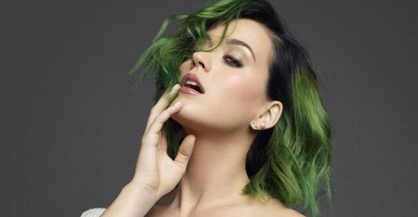 Katy Perry. Le foto sono calde, in costume da bagno, senza trucco, prima e dopo la chirurgia plastica, la biografia, la vita personale