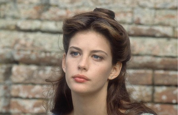 Liv Tyler. Foto della sua giovinezza, costume da bagno, prima e dopo la chirurgia plastica, biografia, vita personale