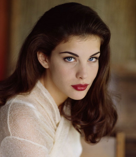 Liv Tyler. Foto della sua giovinezza, costume da bagno, prima e dopo la chirurgia plastica, biografia, vita personale