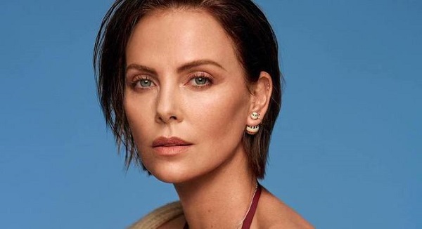 Charlize Theron. Photos in his youth, without makeup, in a swimsuit, before and after plastic surgery, biography, personal life