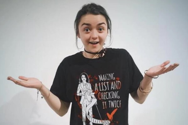 Maisie Williams. Foto rubate, hot in costume da bagno, biancheria intima, parametri della figura, biografia