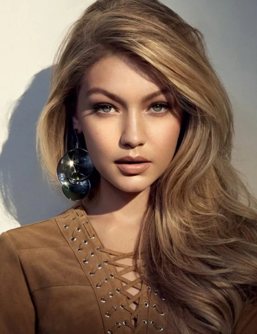 Gigi Hadid. Foto in costume da bagno, prima e dopo la chirurgia plastica, perdita di peso