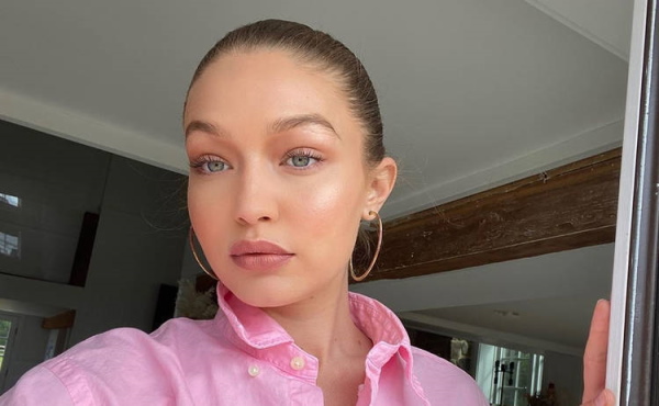 Gigi Hadid. Foto in costume da bagno, prima e dopo la chirurgia plastica, perdita di peso