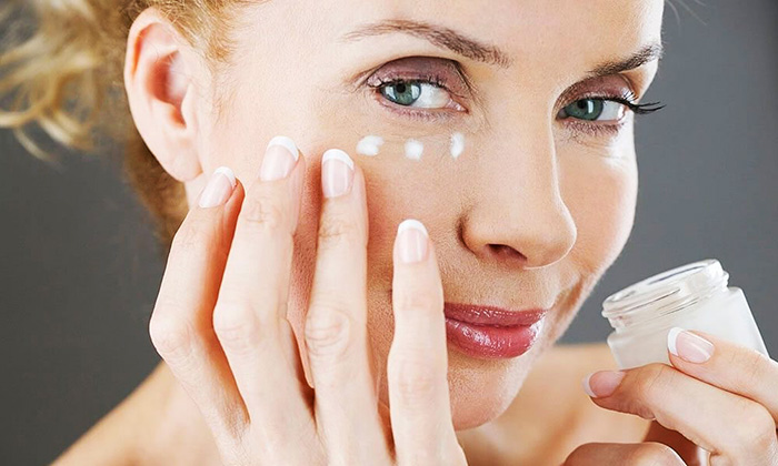 Come sbarazzarsi delle rughe sotto gli occhi. Cosmetologia