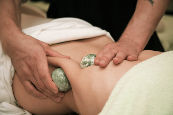 Stone massage. What is it, description of the procedure, technique